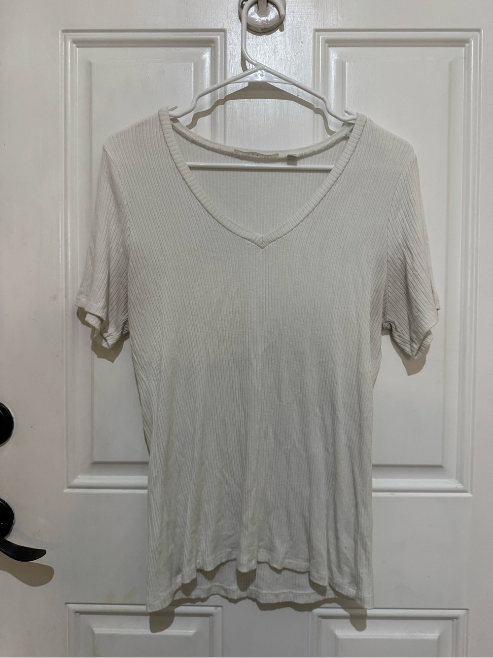 Cyrus Cream Ribbed V-Neck Short Sleeve Tee
